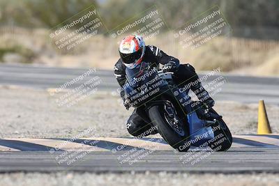 media/Dec-01-2025-Moto Forza (Mon) [[2daa91e15f]]/3-Beginner Group/Session 3 (Turn 3)/